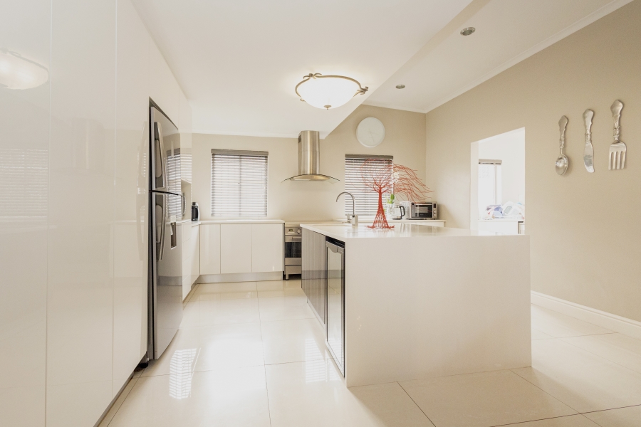4 Bedroom Property for Sale in Sonstraal Heights Western Cape